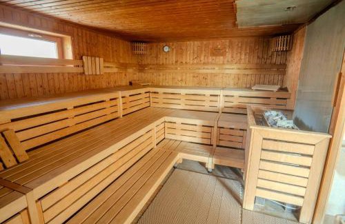 Scheidegg Apartment | Ferienwohnung BergWolke mit Pool & Sauna
