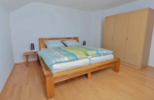 Hofen Apartment | Ferienwohnung "biebes" - Appartement/fewo, Dusche, WC, 1 Schlafraum