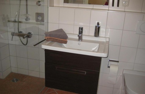 Holtenau Apartment | Ferienwohnung Bowe