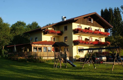 Nussdorf am Attersee Apartment | Ferienwohnung Buche - Bio-bauernhof Familie Nußbaumer