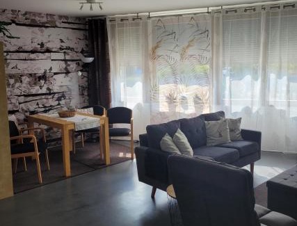 Wiesbaden Apartment | Ferienwohnung Burgblick