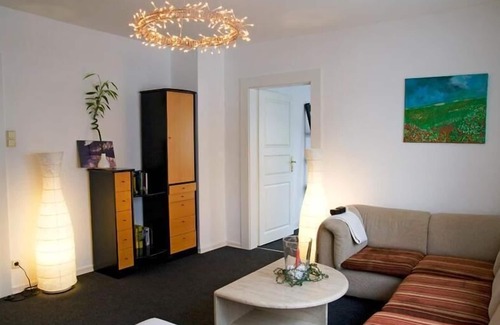 Rheda Apartment | Ferienwohnung mit 100qm, 3 Schlafzimmer, max. 6 Personen, Balkon
