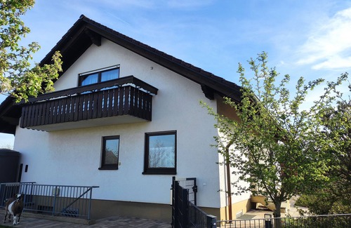 Rosenfeld Apartment | Ferienwohnung für 1 bis 2 Personen - Ruhige Lage am Ortsrand