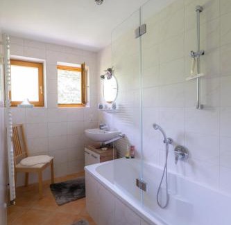 Hinang Apartment | Ferienwohnung Falltannach