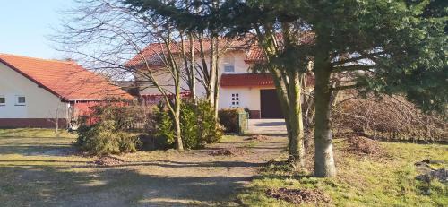 Halbendorf Apartment | Ferienwohnung Im Grünen