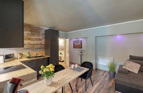 Bahrdorf Apartment | Ferienwohnung in Luxusvilla