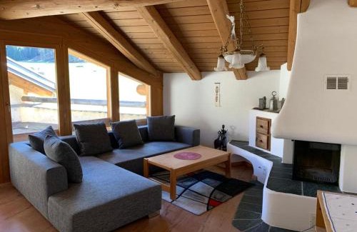 Tschierv Apartment | Ferienwohnung Jalet