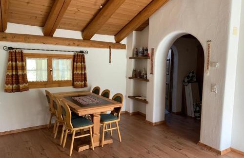 Tschierv Apartment | Ferienwohnung Jalet