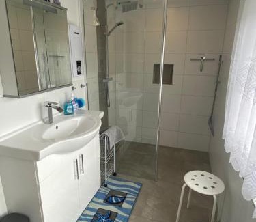 Weissenfels Apartment | Ferienwohnung Joli- inklusive Parkplatz, Bettwäsche, Handtücher und WLAN