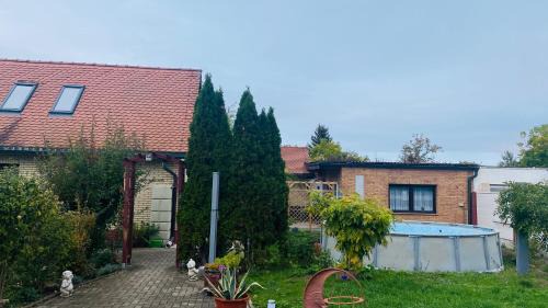 Weissenfels Apartment | Ferienwohnung Joli- inklusive Parkplatz, Bettwäsche, Handtücher und WLAN