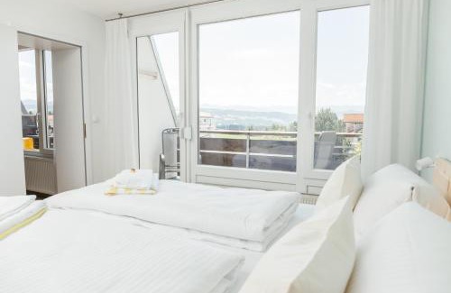 Scheidegg Apartment | Ferienwohnung Kaiserblick - Pool Sauna Bergsicht
