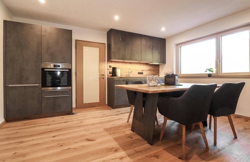 Ausserbraz Apartment | Ferienwohnung mit Ausblick