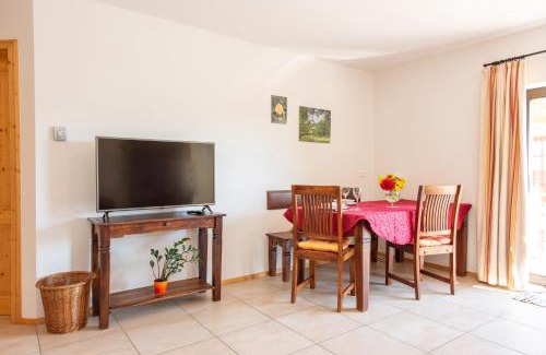 Poellauberg Apartment | Ferienwohnung mit Garten in ruhiger Lage am Waldrand