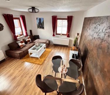 Neugersdorf Apartment | Ferienwohnung mit Gartennutzung, Garage und Wallbox