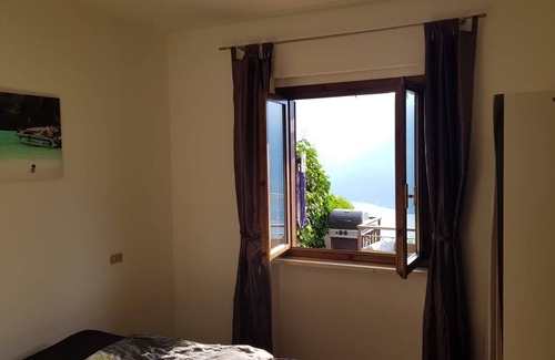Voltino Apartment | Ferienwohnung mit Traumhaftem Seeblick Gardasee Limone Tremosine Voltino,italien