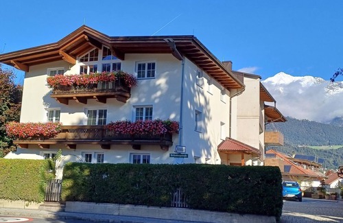Kolsass Apartment | Ferienwohnung Nordkette mit 1 Schlafzimmer - Ferienwohnung Mader