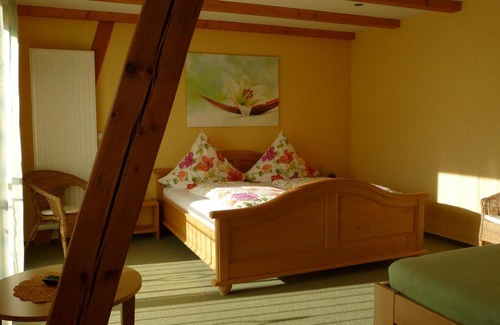 Auma House | Ferienwohnung & Pension Brückner