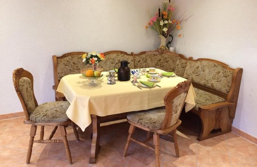 Auma House | Ferienwohnung & Pension Brückner