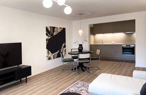 Hoyren Apartment | Ferienwohnung Rosi - Stylischer Rückzugsort vor den Toren Lindaus