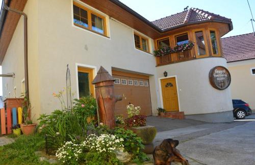 Liebenfels House | Ferienwohnung Schmetterling