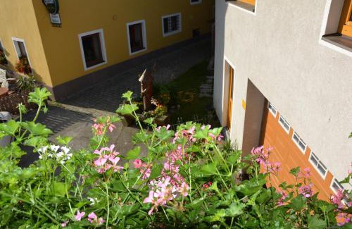 Liebenfels House | Ferienwohnung Schmetterling
