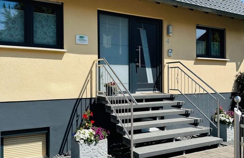 Osburg Apartment | Ferienwohnung Sternfeld - Apartment/flat, shower and bathtub, 1 bedroom