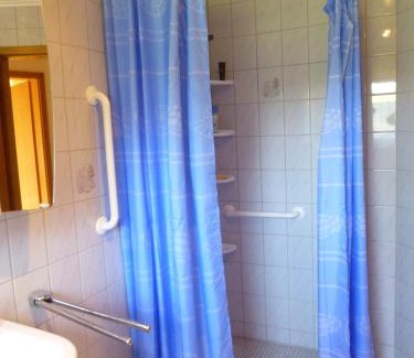 Erfde Apartment | Ferienwohnung Stoeterau - ebenerdige FeWo mit Sonnenterrasse