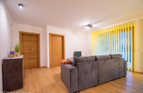 Trins Apartment | Ferienwohnung Strickner