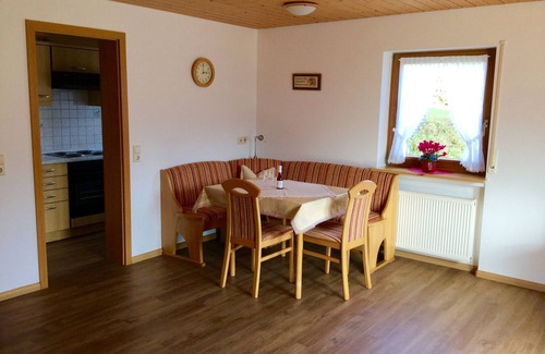 Haslachsimonswald Apartment | Ferienwohnung "unten" mit 60 qm, 1 Schlafzimmer für maximal 4 Personen