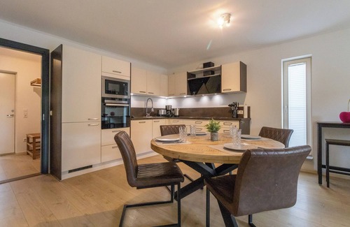 Heringhausen Apartment | Ferienwohnung Waldblick mit Terrasse und Garten - Familienfreundlich