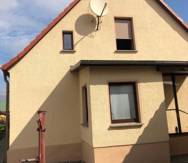 Uecker-Randow Apartment | Ferienwohnung Wiesenblick Dachgeschoß Sonnenberg Grambow