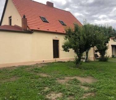 Uecker-Randow Apartment | Ferienwohnung Wiesenblick Dachgeschoß Sonnenberg Grambow