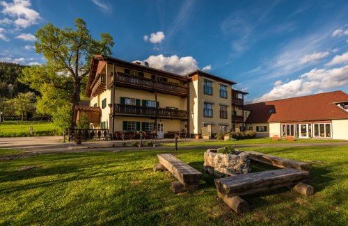 Aflenz Land Apartment | Ferienwohnungen Hotel Garni Dörflerwirt