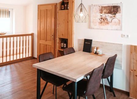 Leibnitz Apartment | Ferienwohnungen Karin am Seggauberg