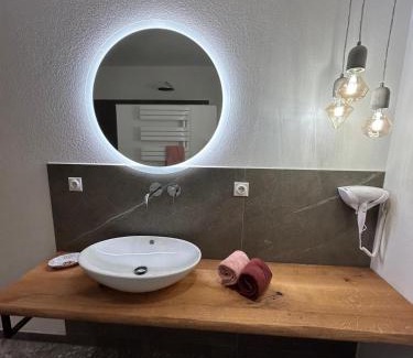 Dietramszell Apartment | Ferienwohung Dennabruck mit Whirlpool