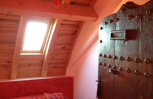 Beaune-d'Allier House | Fermette rénovée avec charme Bourbonnais, jardin arboré, clim, Wifi, animaux acceptés, proche Commentry - FR-1-489-228