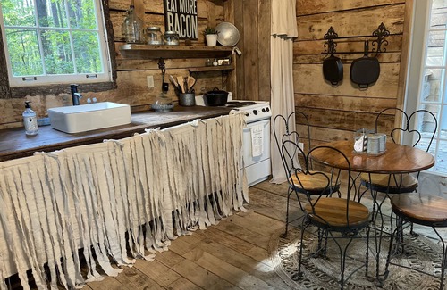Tishomingo Cottage | Fern Hollow Treehouse, rustic escape cozy romantic