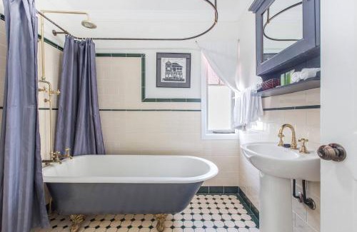Paddington House | Fernberg Cottage - Sunny Queenslander Charm
