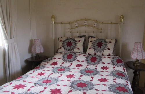 Marrangaroo Bed & Breakfast | Fernbrook Cottage