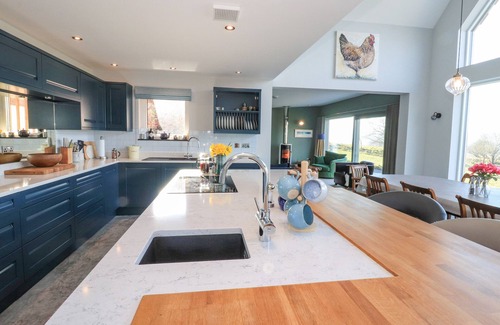 Logie Coldstone Cottage | FERNEYTOUN, pet friendly, with open fire in Ballater