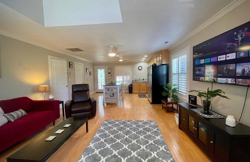 Jackson Apartment | Ferrari House 1BD Hideaway Apartment