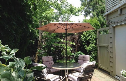 Horseshoe Bay Apartment | Ferry Walk House, Family & Pet Friendly