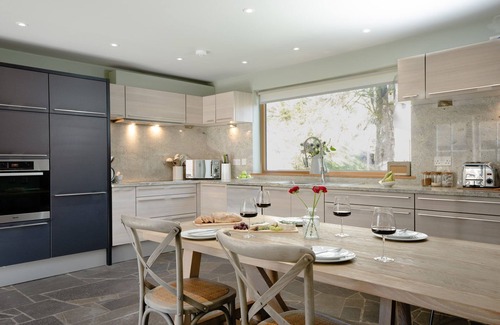 Alvie Cottage | Feshiebridge Cottage - a cottage that sleeps 6 guests in 3 bedrooms