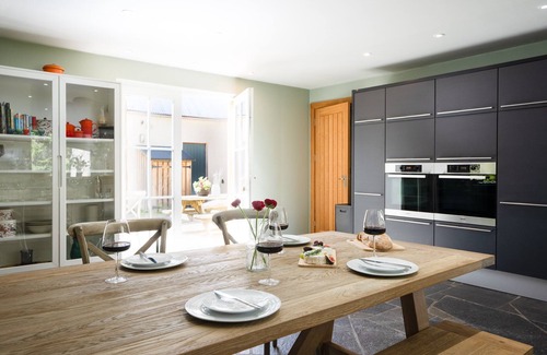 Alvie Cottage | Feshiebridge Cottage - a cottage that sleeps 6 guests in 3 bedrooms