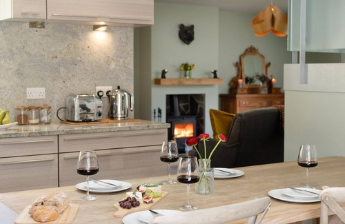 Alvie Cottage | Feshiebridge Cottage - a cottage that sleeps 6 guests in 3 bedrooms