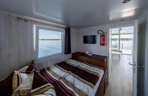 Werder Boat Rental | feststehendes Hausboot