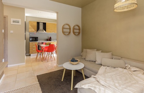 Neoi Epivates Apartment | Few steps from the sea