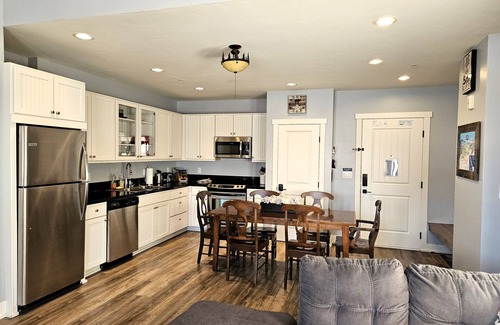 Silvercreek Condo | Few Steps to Lift: Cozy Ski-In/Ski-Out 2bed/2bath Condo in Basecamp, AC in 1BR