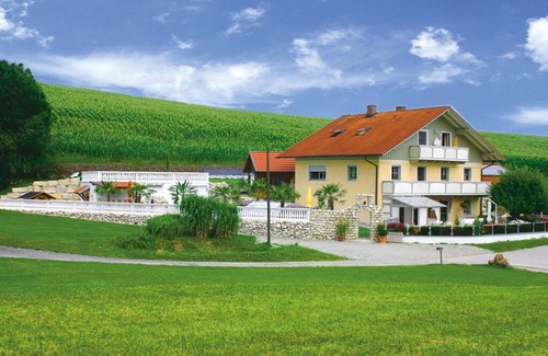 Bad Birnbach Apartment | Fewo 50 qm für 2 Personen mit beheiztem Aussenpool