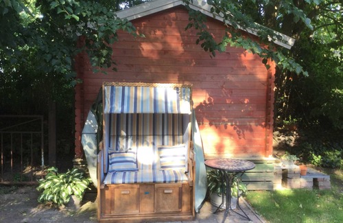 Ihlow Apartment | FeWo am Ringkanal - Holiday apartment Am Ringkanal